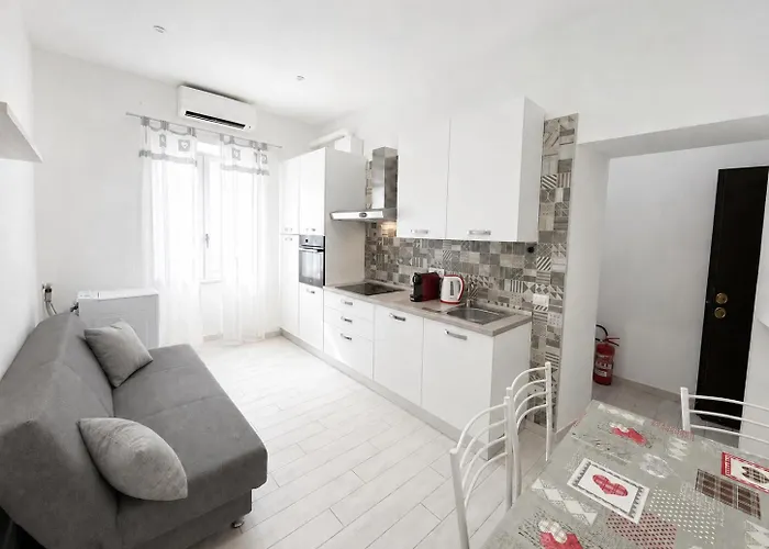 Termini Apartment, In The Heart Of San Lorenzo With Private Parking