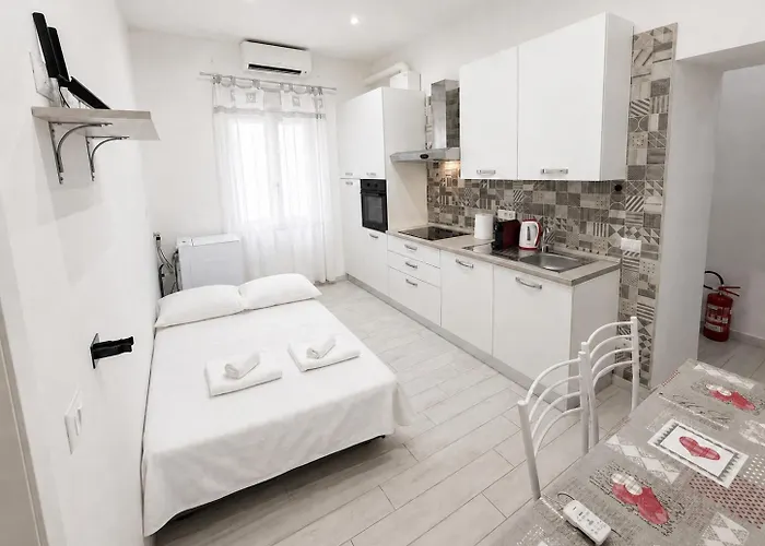 Apartment Termini Apartment, In The Heart Of San Lorenzo With Private Parking Rom